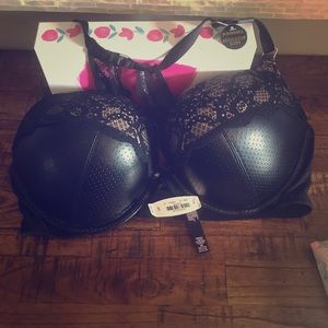 Victoria Secret Bombshell Plunge Bra